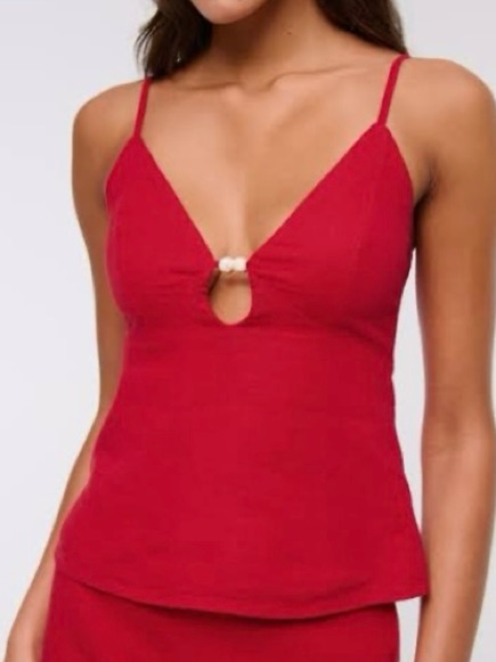 Abercrombie & Fitch Linen-Blend
Beaded Cami in the color "Vivid Red". Sz.M